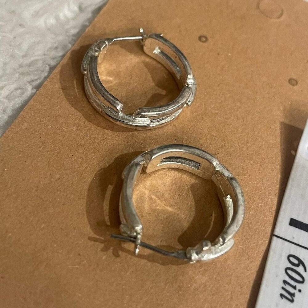 Silver Tone Chain Link Hoop Earrings - Picture 3 of 4